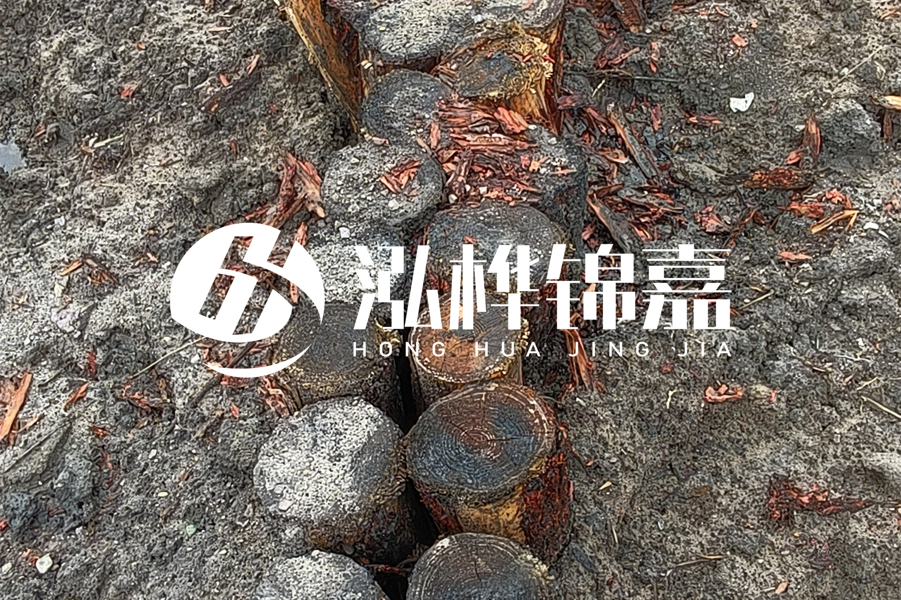 魚(yú)塘淤泥太多怎么清理？挖掘機(jī)清除淤泥的作用及方法